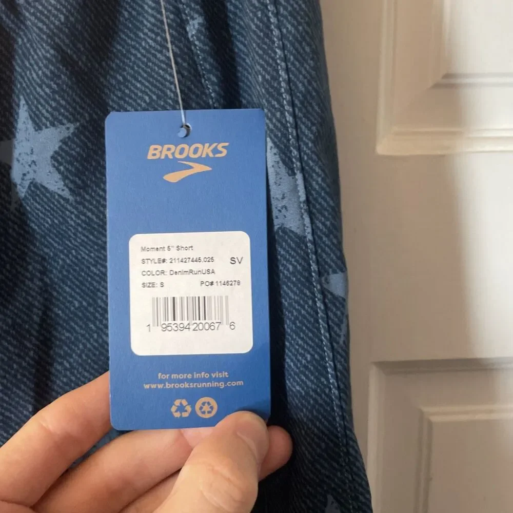 NWT Brooks Running Men's Moment 5